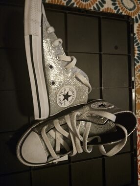 MoViNg SaLe!!! Silver Sparkle Converse Size 11